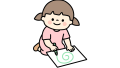 お絵描きする女の子のイラスト素材の無料イラスト｜保育園・幼稚園で使える素材